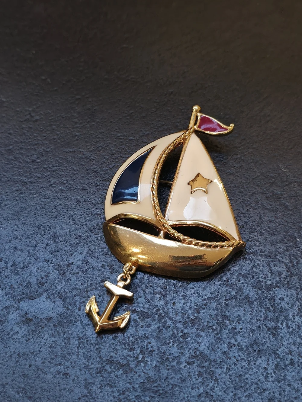 Vintage Avon Sailboat Brooch
